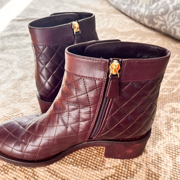 Chanel Quilted Leather Logo Booties Size 38.5 - Picture 8 of 8